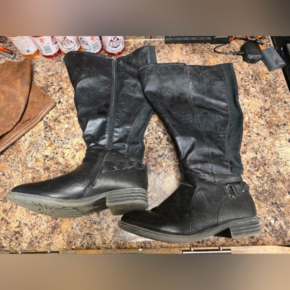 Black Knee-High Leather Boots